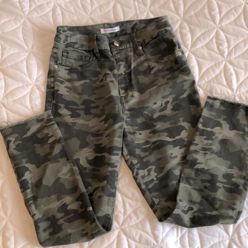 Good American, Good Waist, camo size 8/29.
